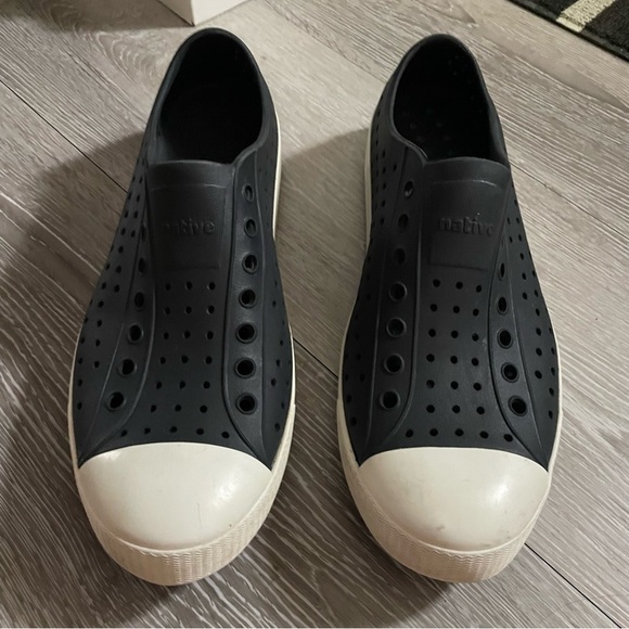 Native Jefferson Rubber Shoes Black White Mens Size 10 - Picture 6 of 6